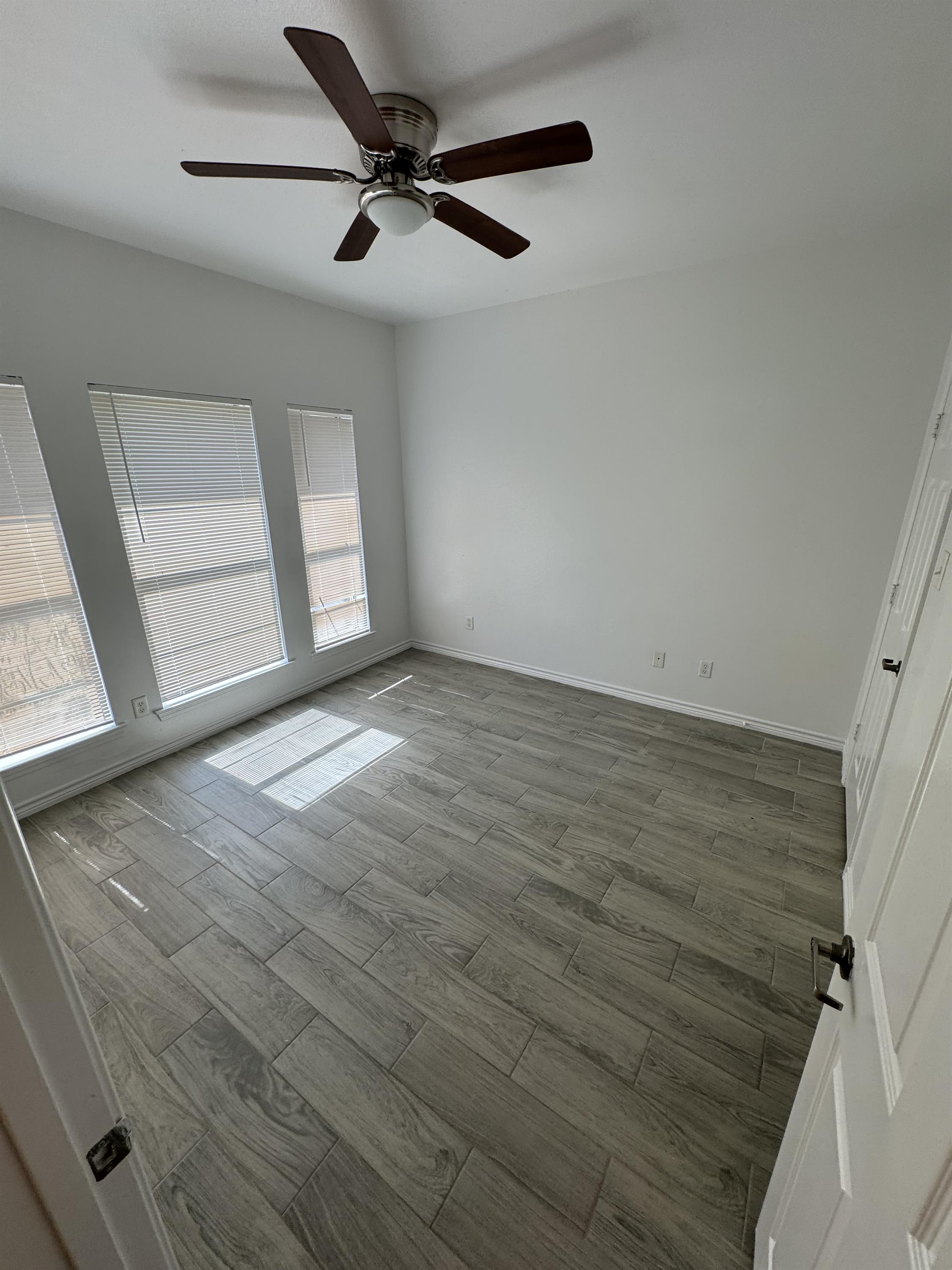 370 Westview Lane – photo 2