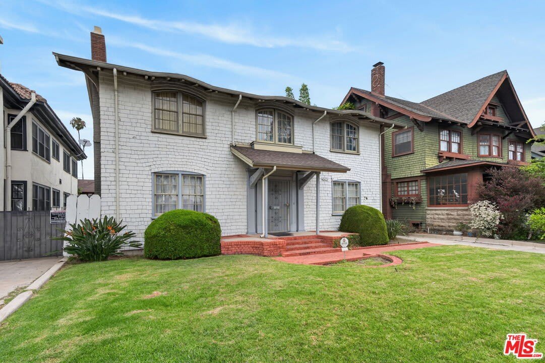 2215 W 21st St – photo 2