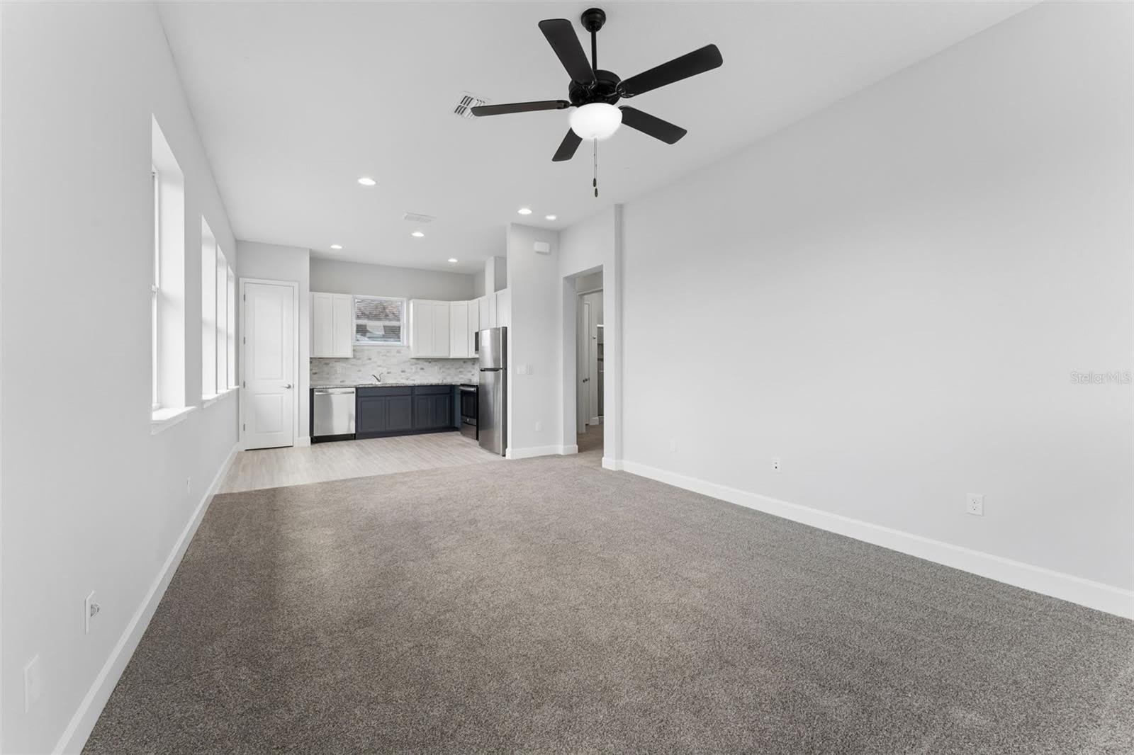 8033 NEMOURS Parkway – photo 2