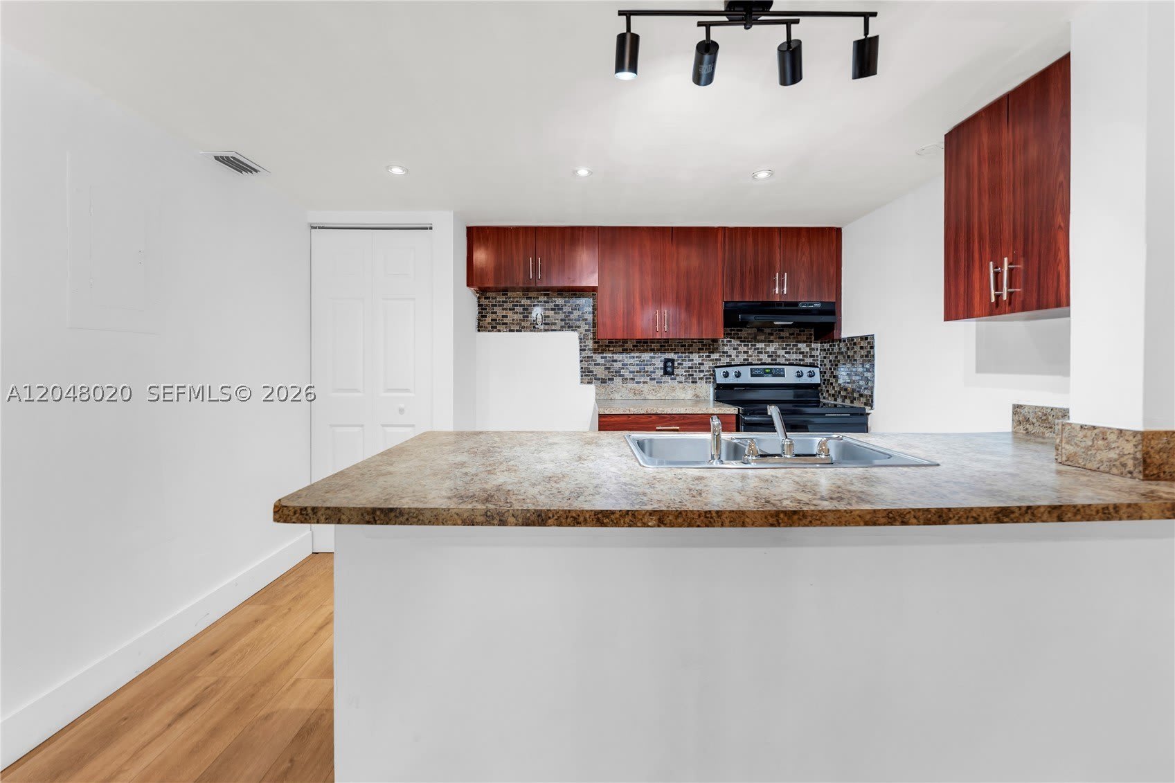 5653 Blueberry Ct – photo 2