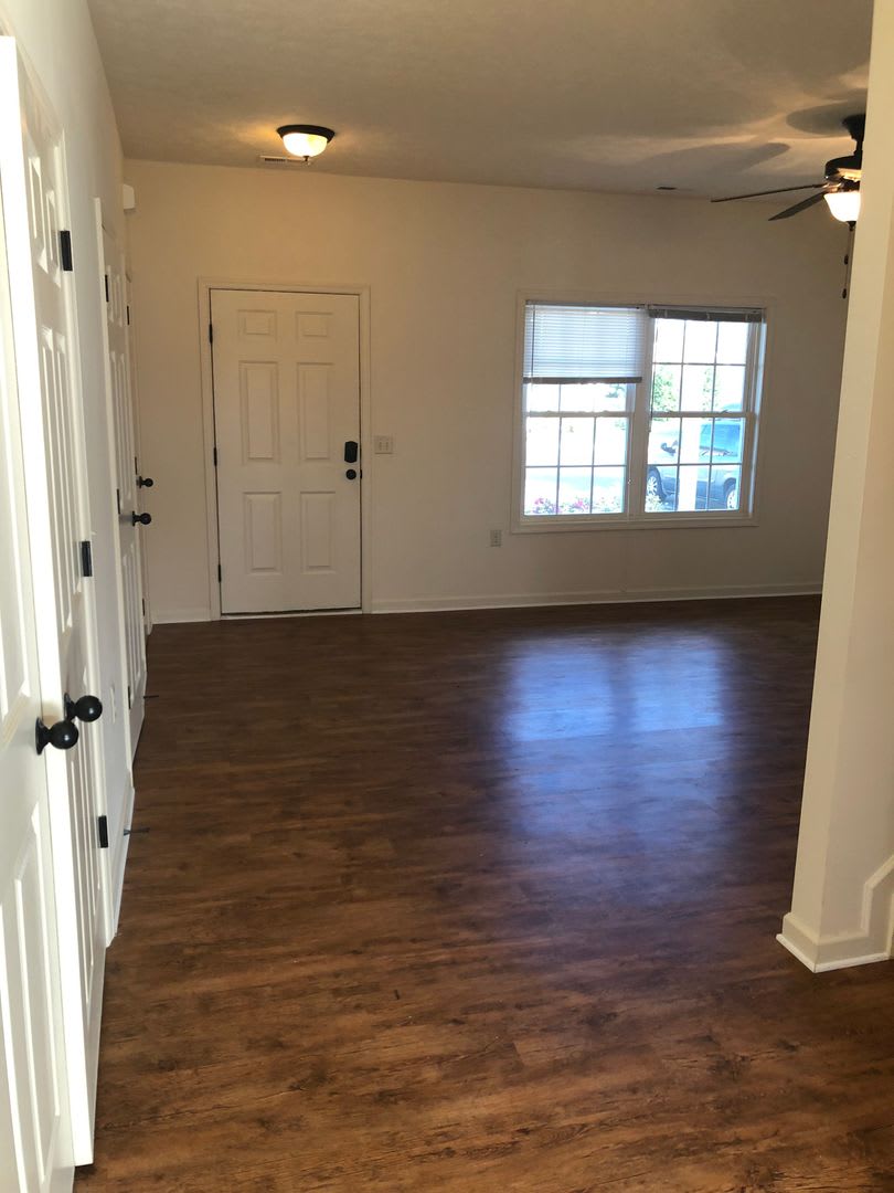 3 Bedroom, 2.5 Bath Two Level Townhouse – photo 5
