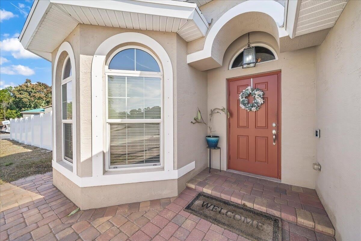 340 PALM BREEZES Drive – photo 3