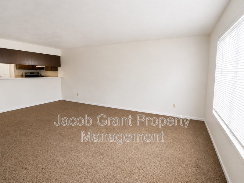 776 Whittier – photo 4