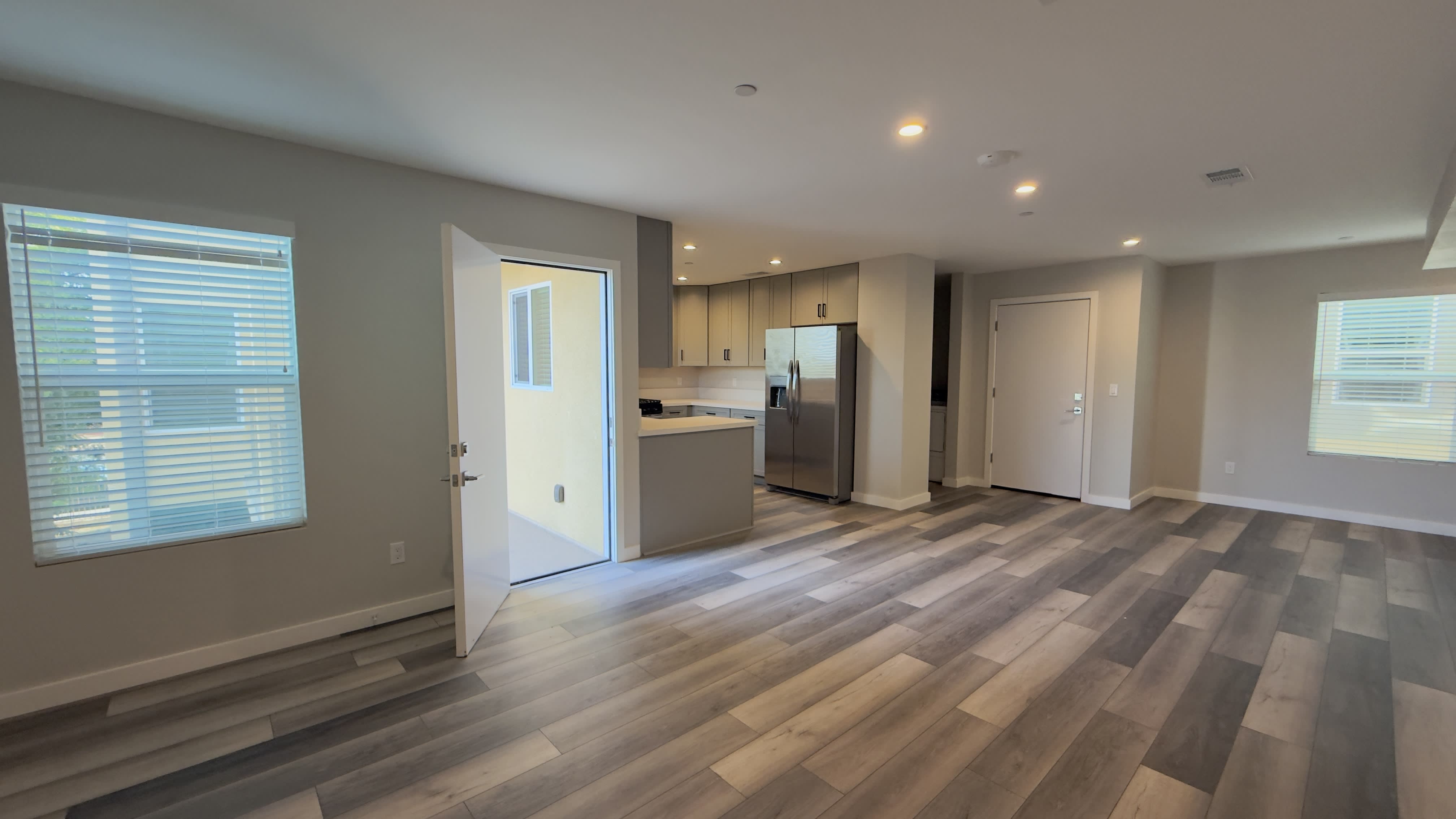 4965 Imperial Ave – photo 3