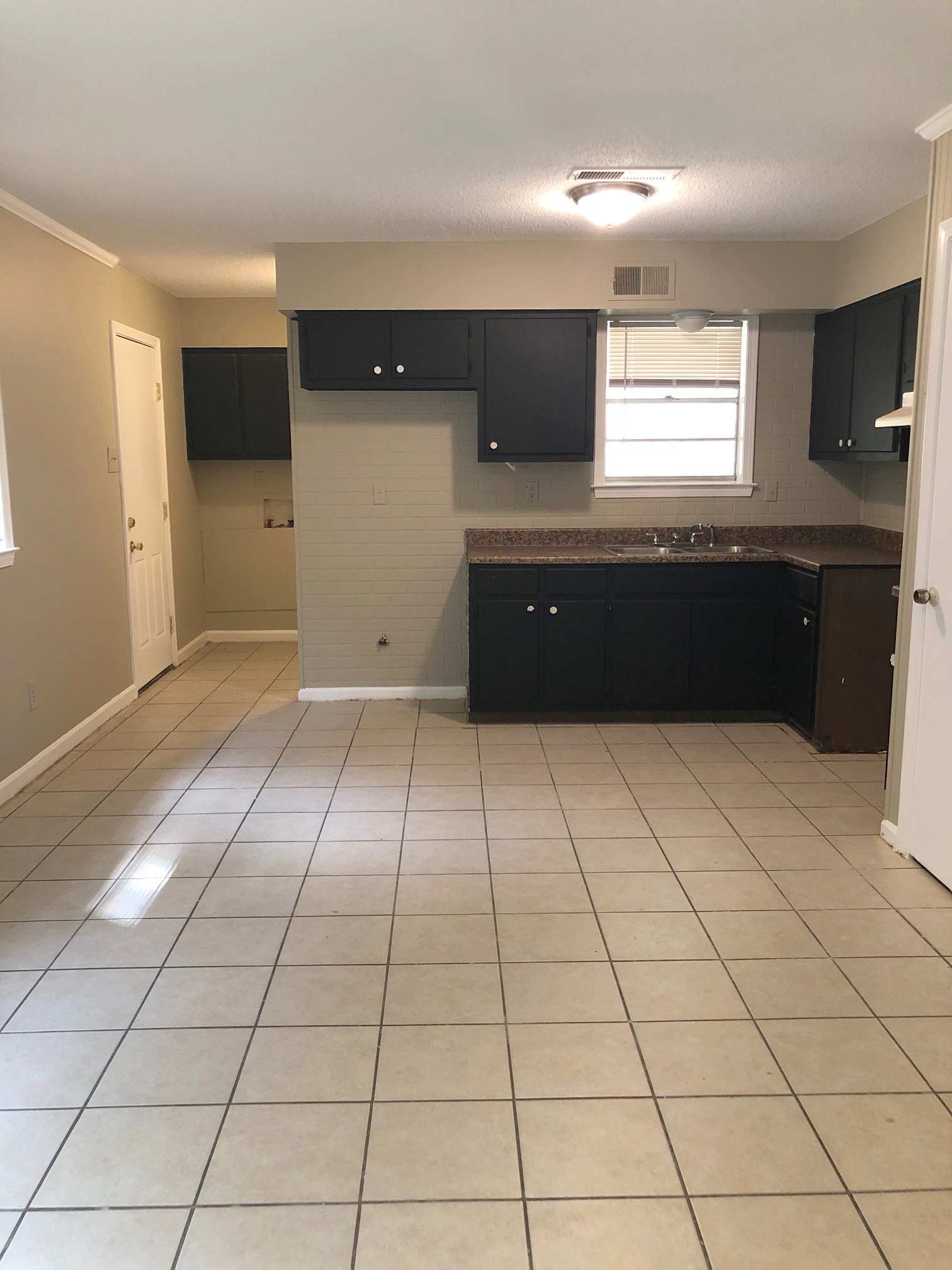 5091 Breckenwood Dr – photo 4