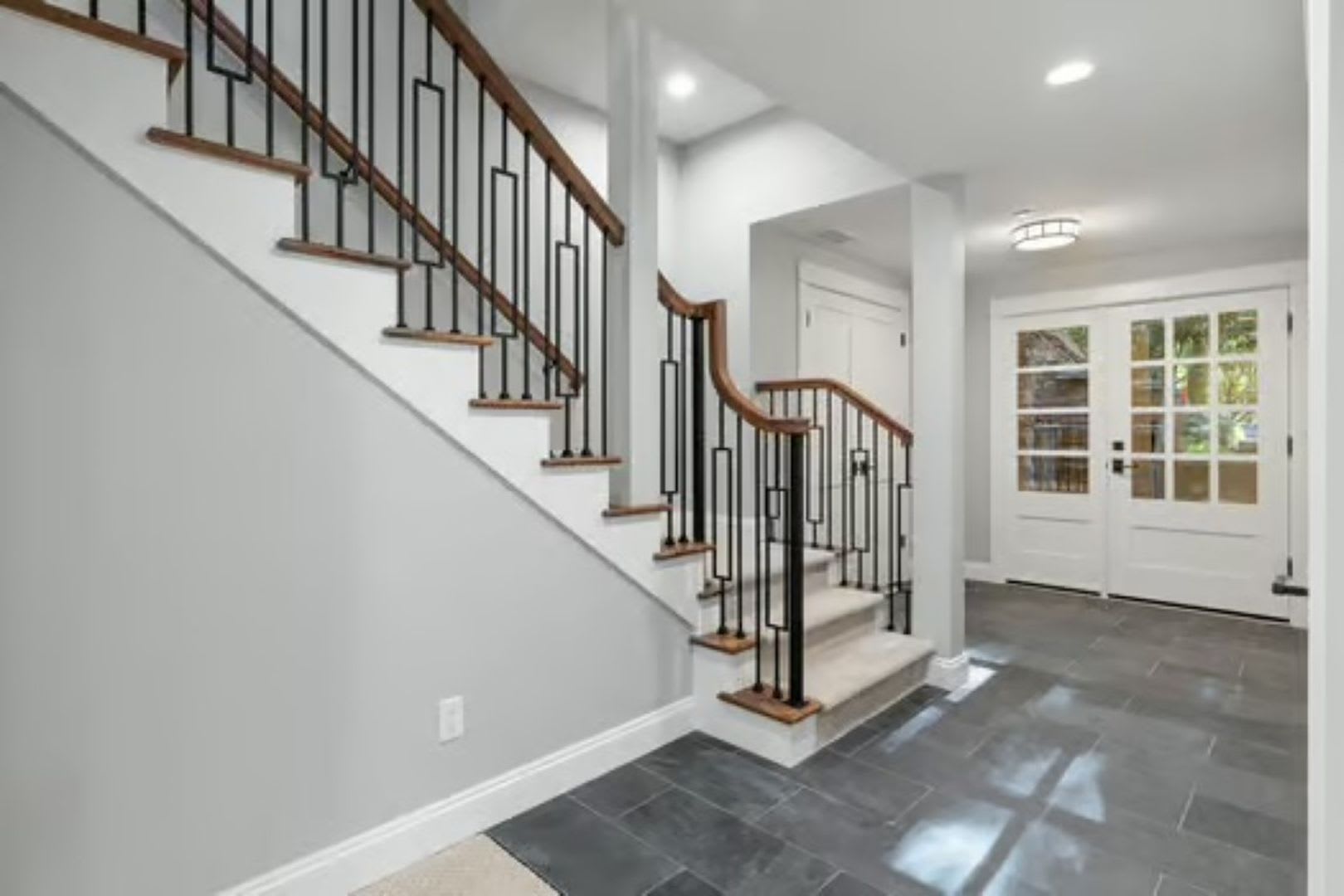 3Bd/3.5Ba Kirkland Home – photo 4