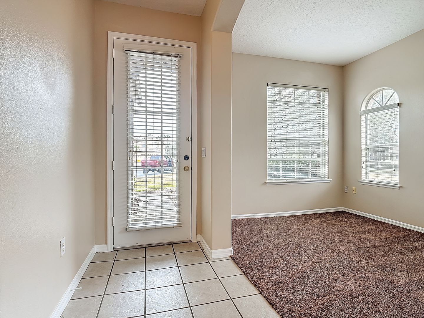 3 2 5 Townhome – photo 2