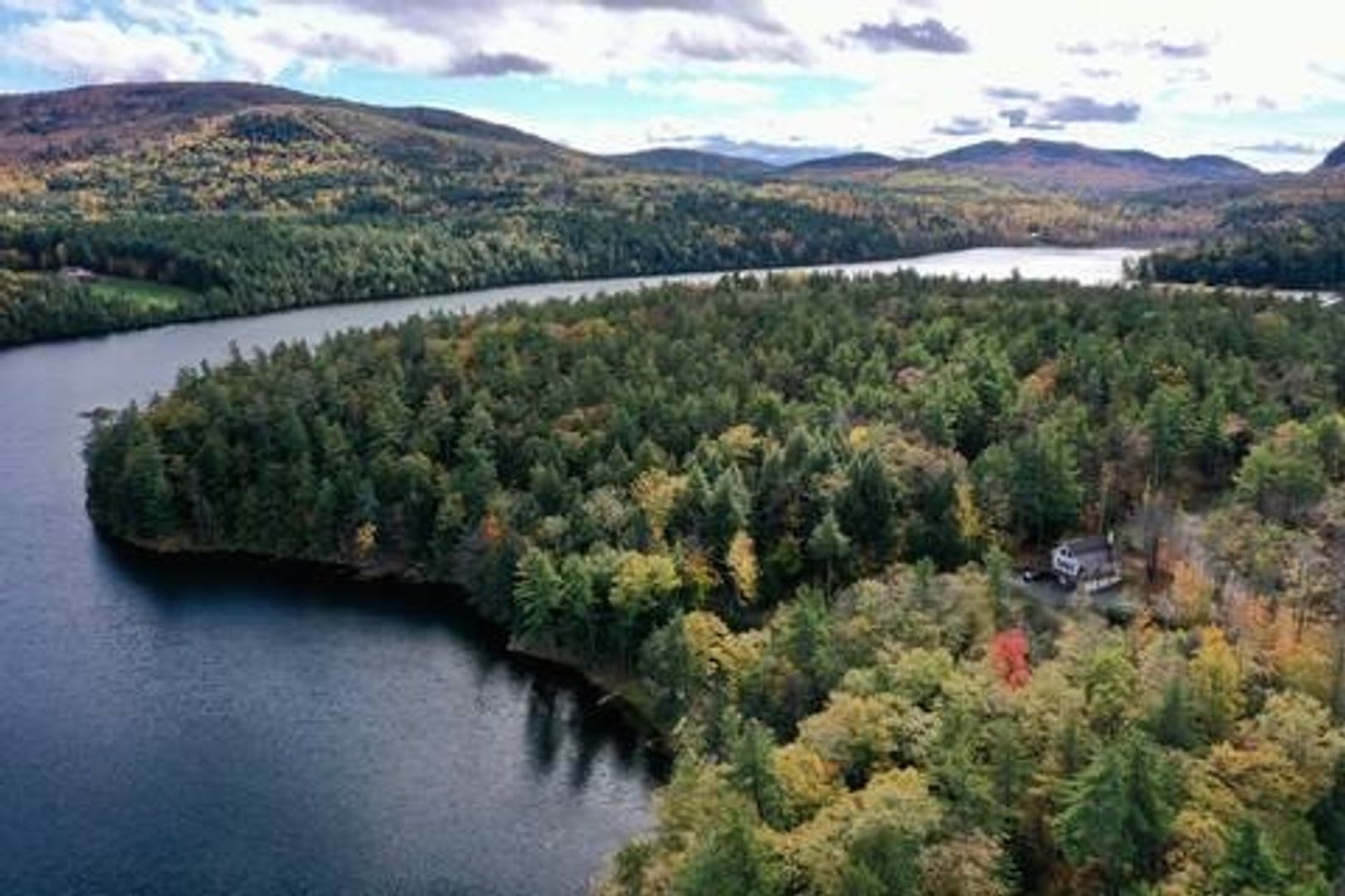 Charming 3Br House On Augur Lake 30 Acre Private Property – photo 4