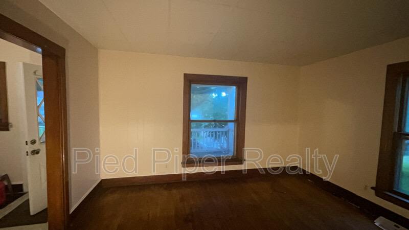 1015 S Columbia Ave – photo 3