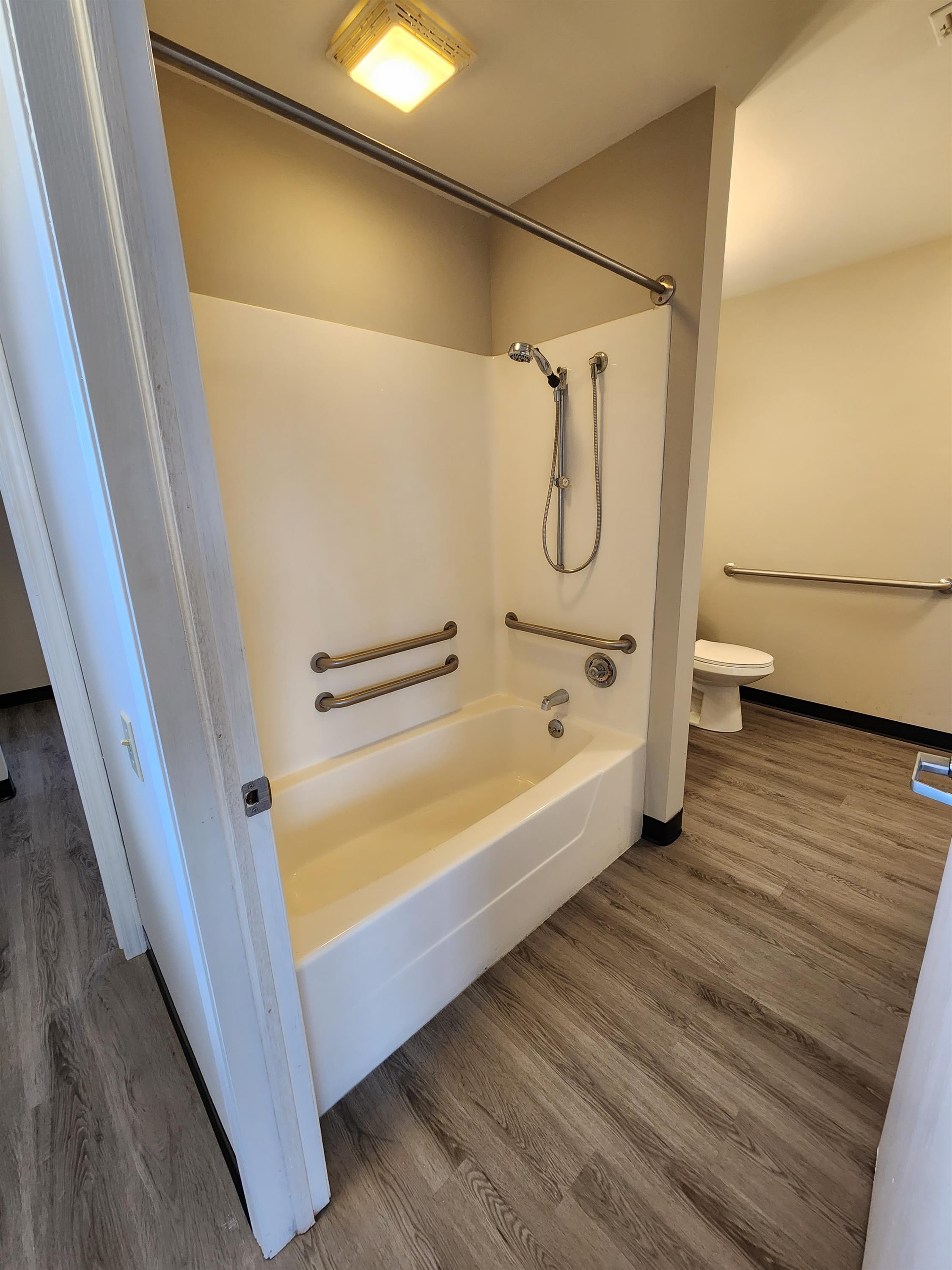 206 Nicholas Dr – photo 4