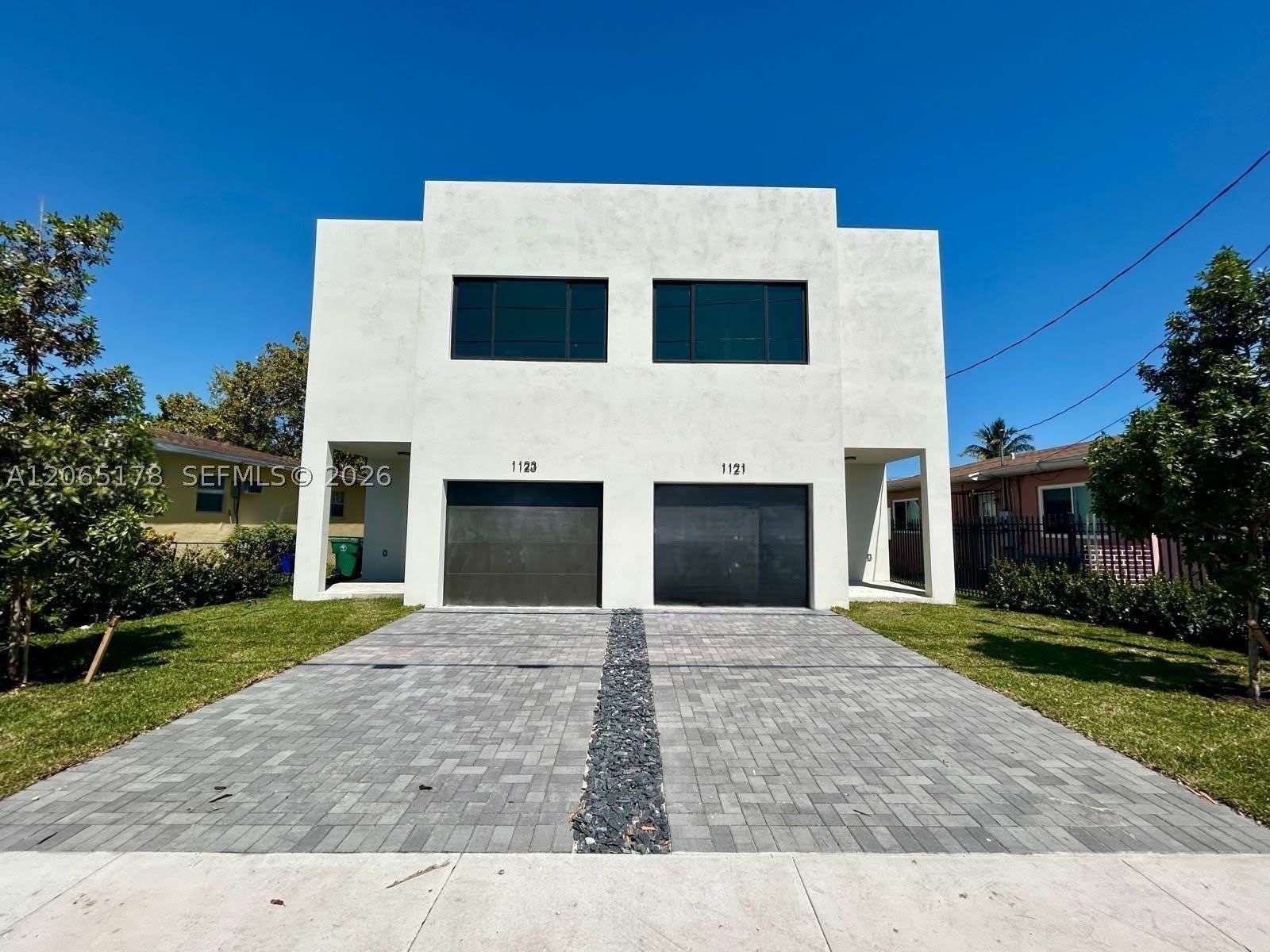 1121 NW 25th St – photo 1