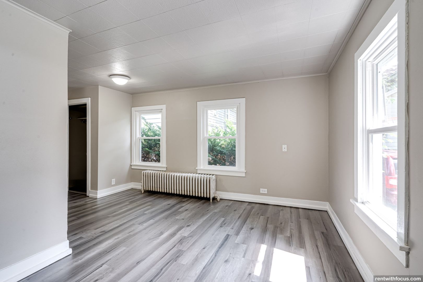 579 Mt. Vernon St. – photo 3
