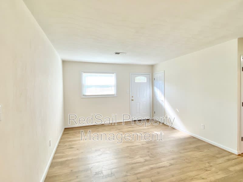 437 Fox Hill Rd – photo 3