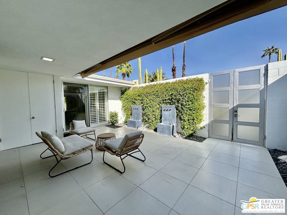 306 Desert Lakes Dr – photo 2