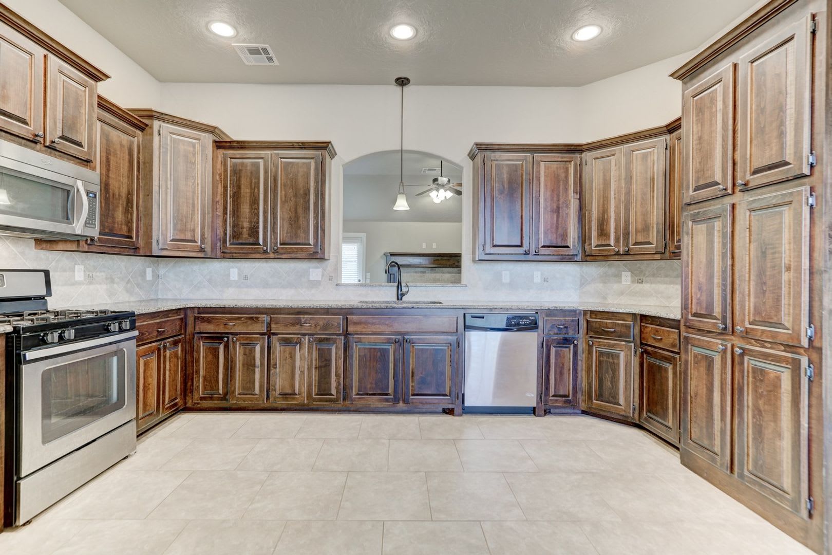 For Lease: 308 Stoneridge Drive Moore, Ok. 73160 Available mid December 2022 – photo 3