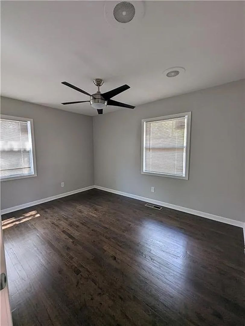 Room in 3 Bedroom Home at Sheppard Dr – photo 5