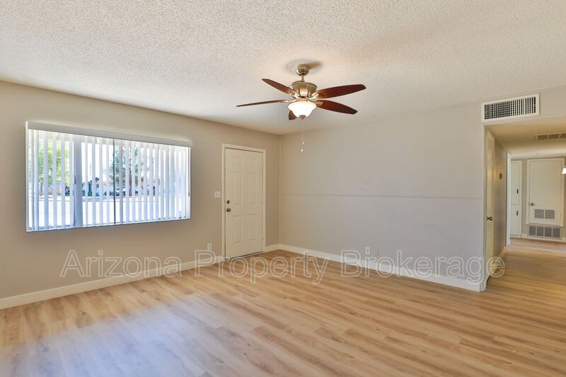 1026 S. Grand – photo 5