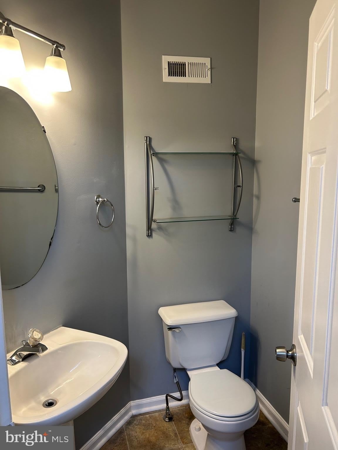 9602 WOODVIEW Drive – photo 2
