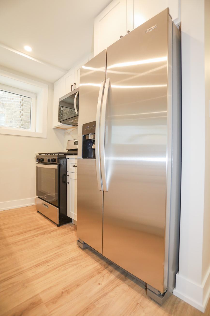 2230 West Wilson Ave – photo 3