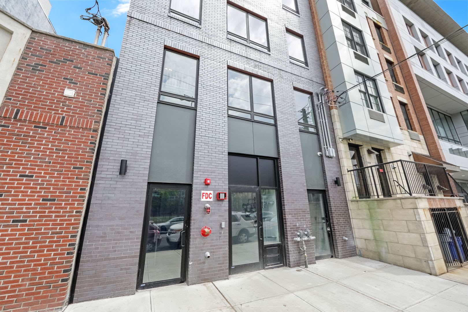 417 Jackson St – photo 2