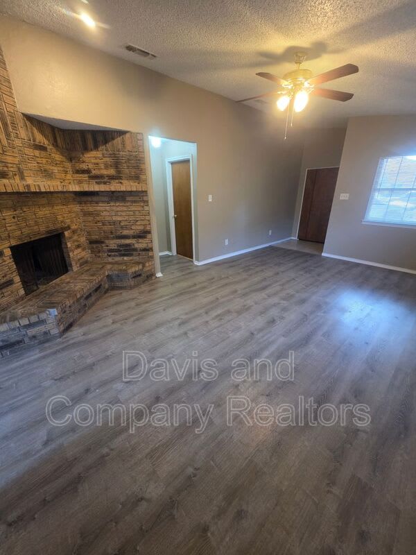4422 Fairgate Dr – photo 5