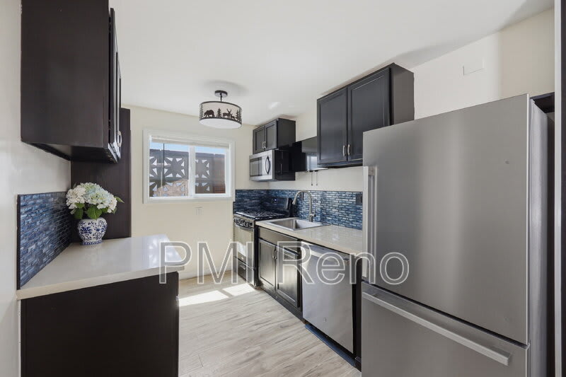 1515 North Carson Street – photo 2