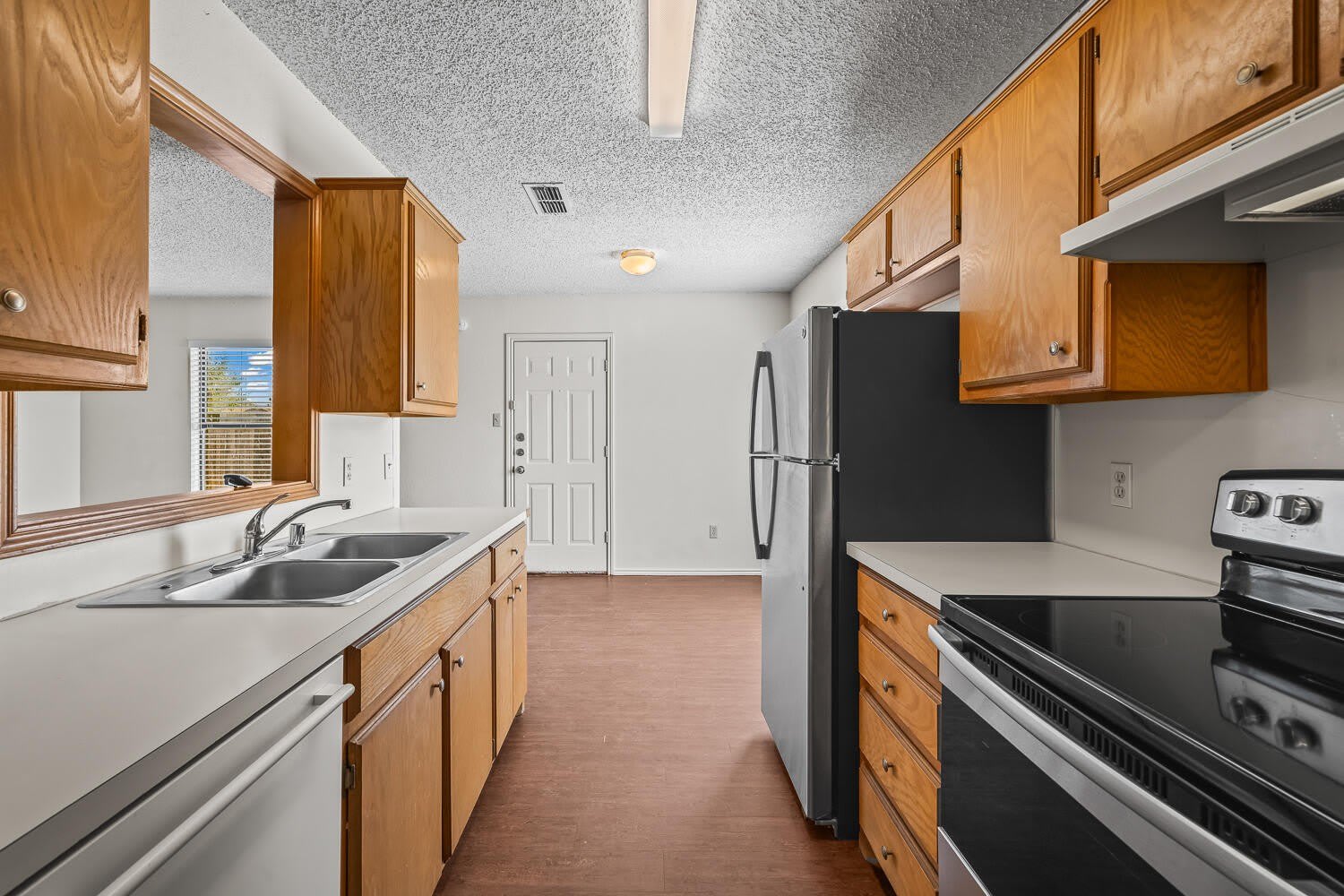 2107 La Salle Avenue – photo 4