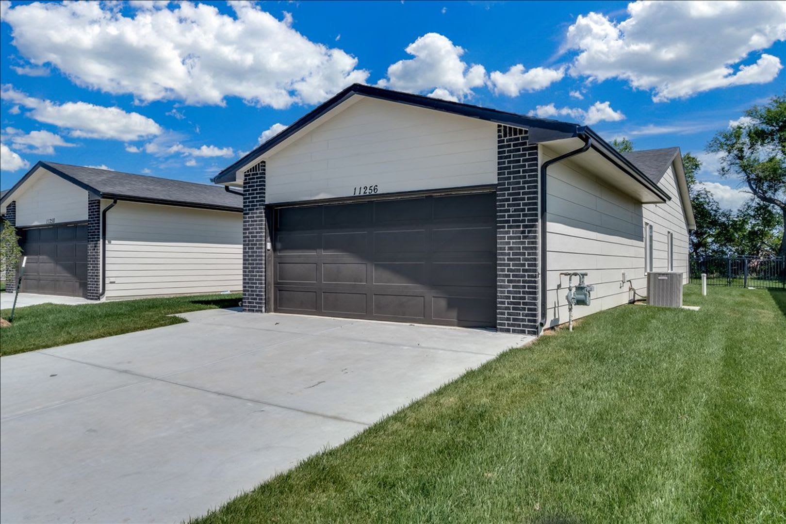 Rate Drop Save 100 Per Month Lease And Move In By September 1 2026 And Receive 100 Off Your Monthly Rent The Advertised Rental Rate Reflects The Discounted Amount Offer Subject To Availability And Applicable Lease Terms – photo 3