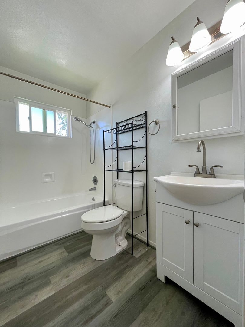 Beautiful Home In Santee 2 Bedrooms 1 Bath With Carport Close To The 52 67 And 125 Freeways Shopping And Restaurants – photo 5