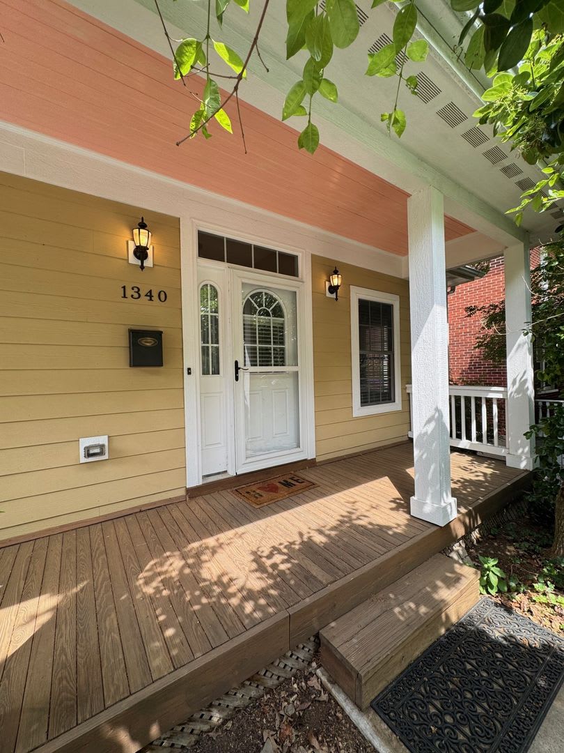 Updated and Spacious 3BR 2Bath House for rent – photo 2