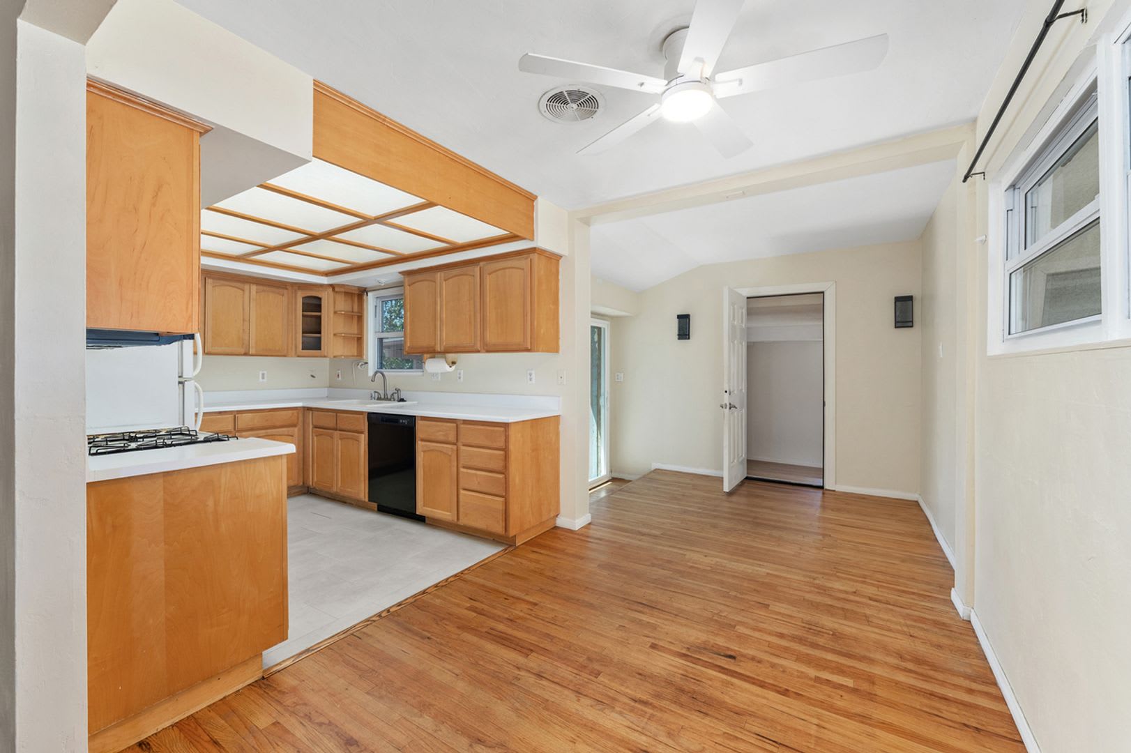 3 Bed 2 Bath Single Home In East County – photo 5