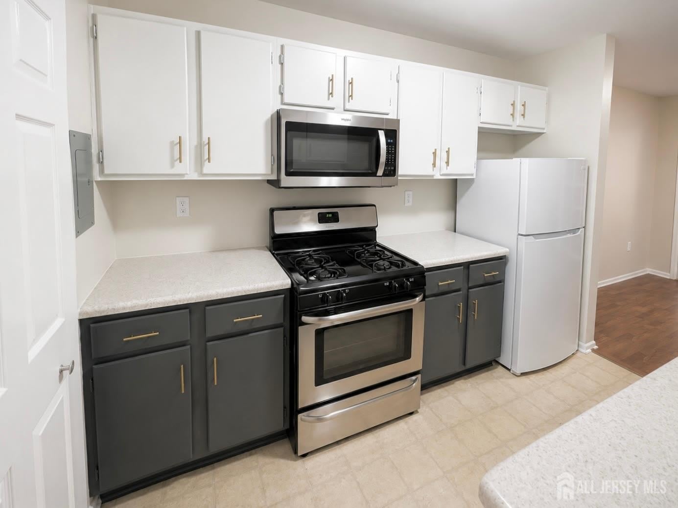7302 elm Court – photo 4