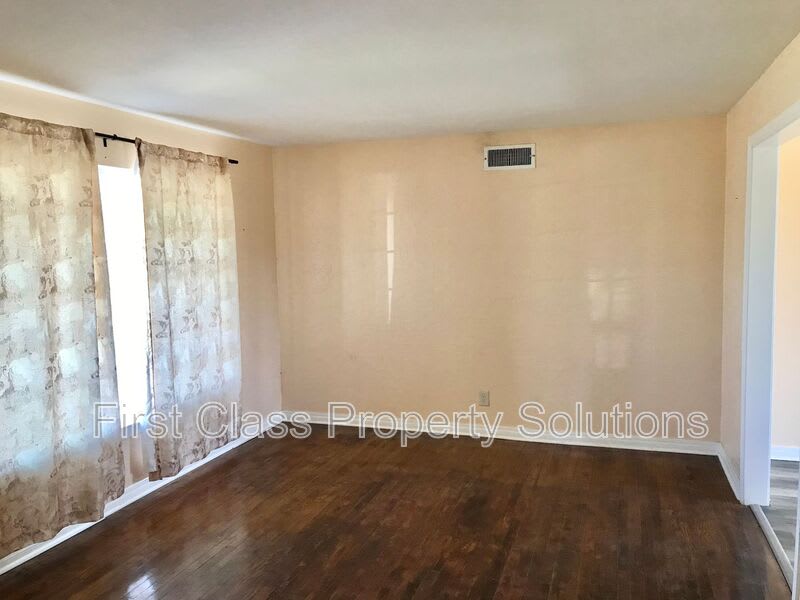 2312 N Meridian Ave – photo 3