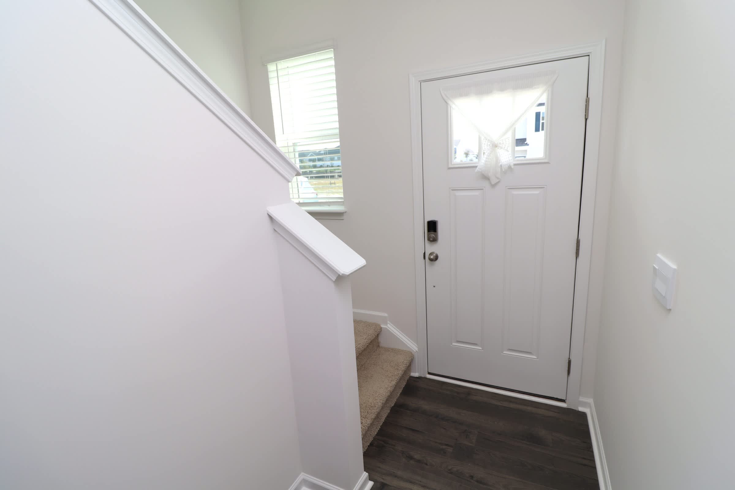 374 Freestall Dr – photo 2