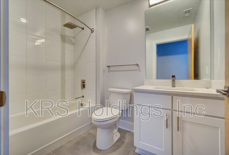 225 North Water St – photo 3