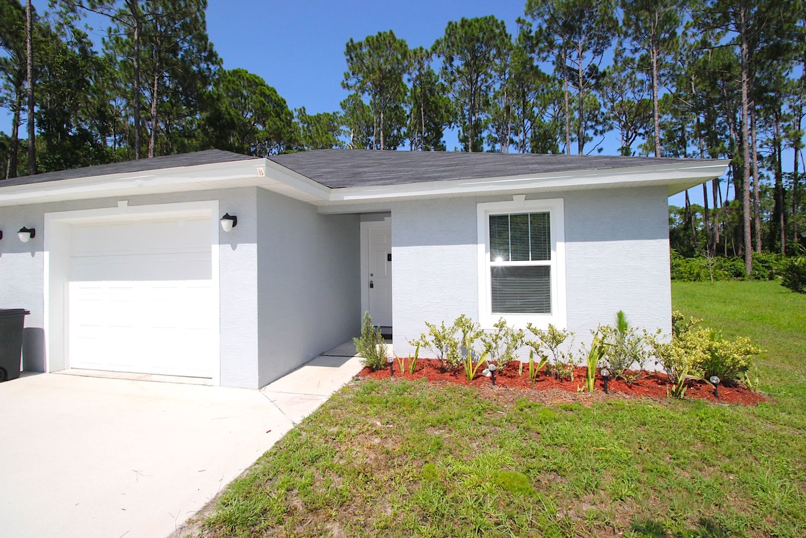 Roomy 3 Bed 2 Bath Duplex Home for Rent w Lawn Cutting Included! – photo 4