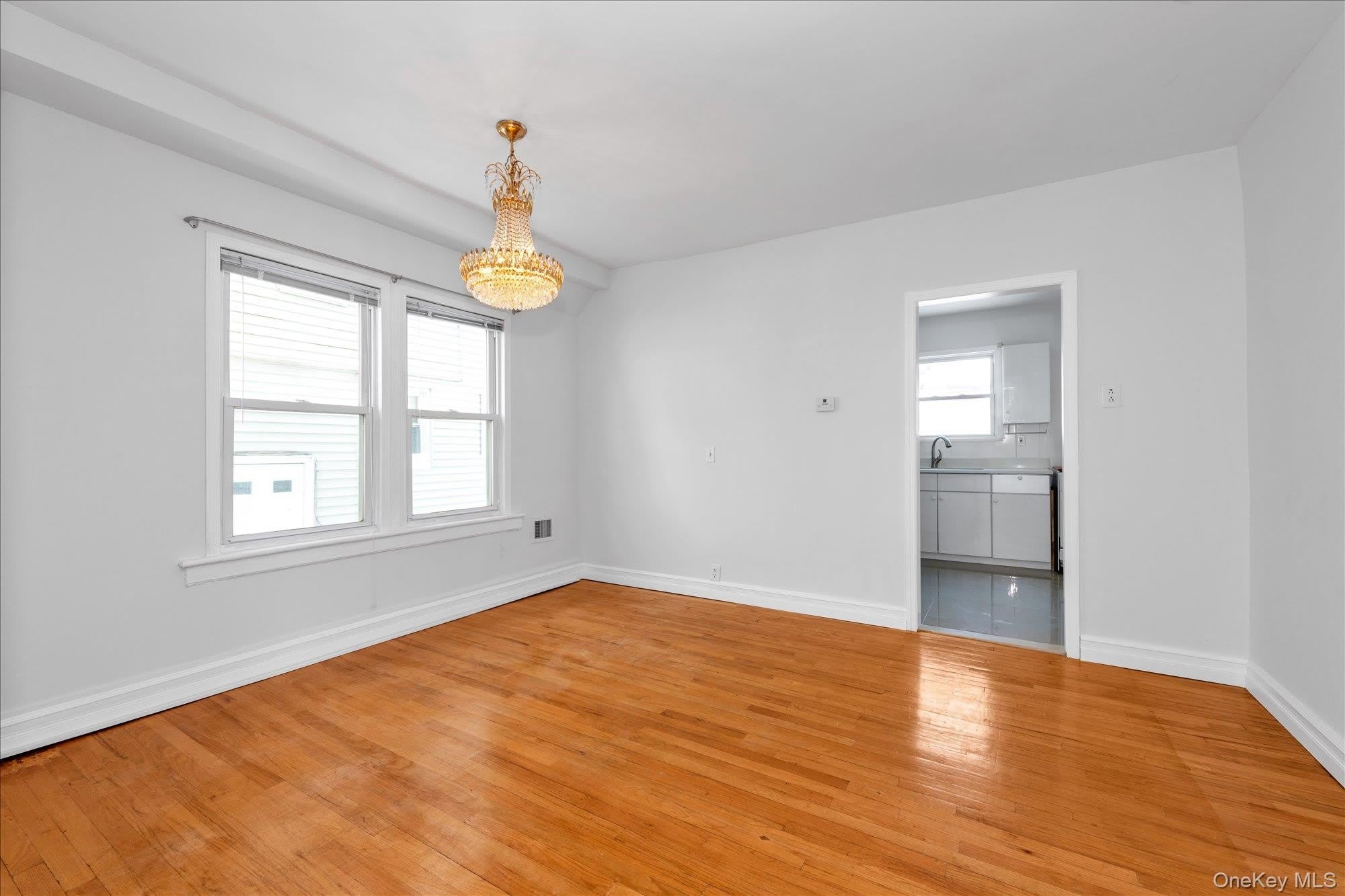 70-15 Manse Street – photo 5