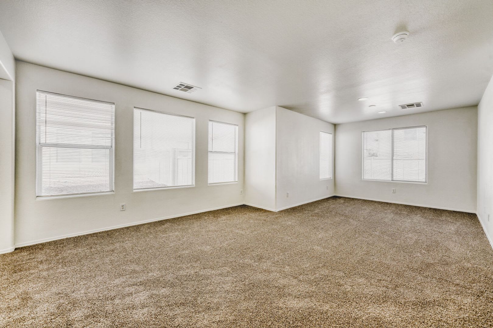 Beautiful 4-Bedroom Henderson Home with Fireplace & 2-Car Garage! – photo 5