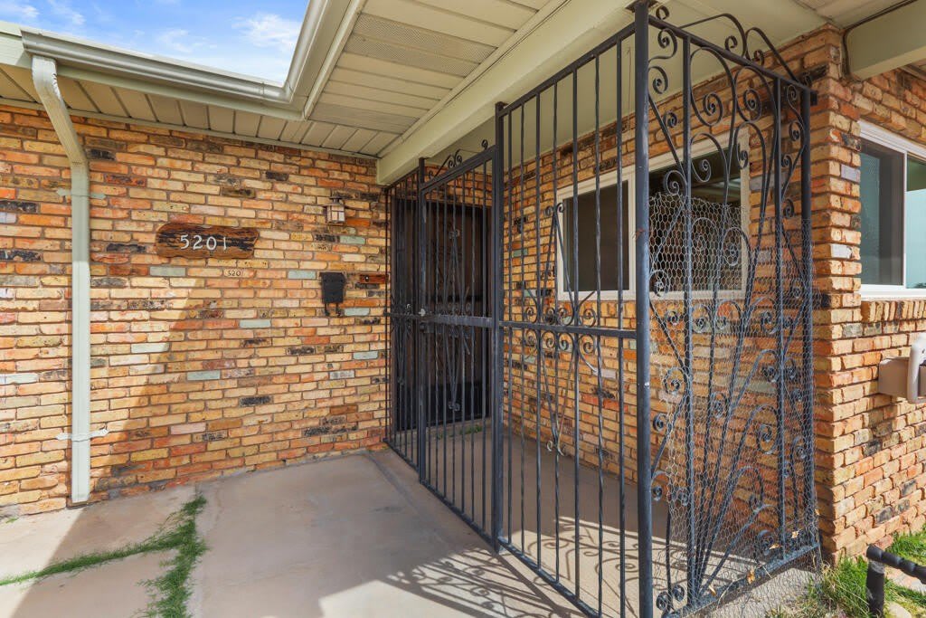 5201 CORNELL Avenue – photo 4