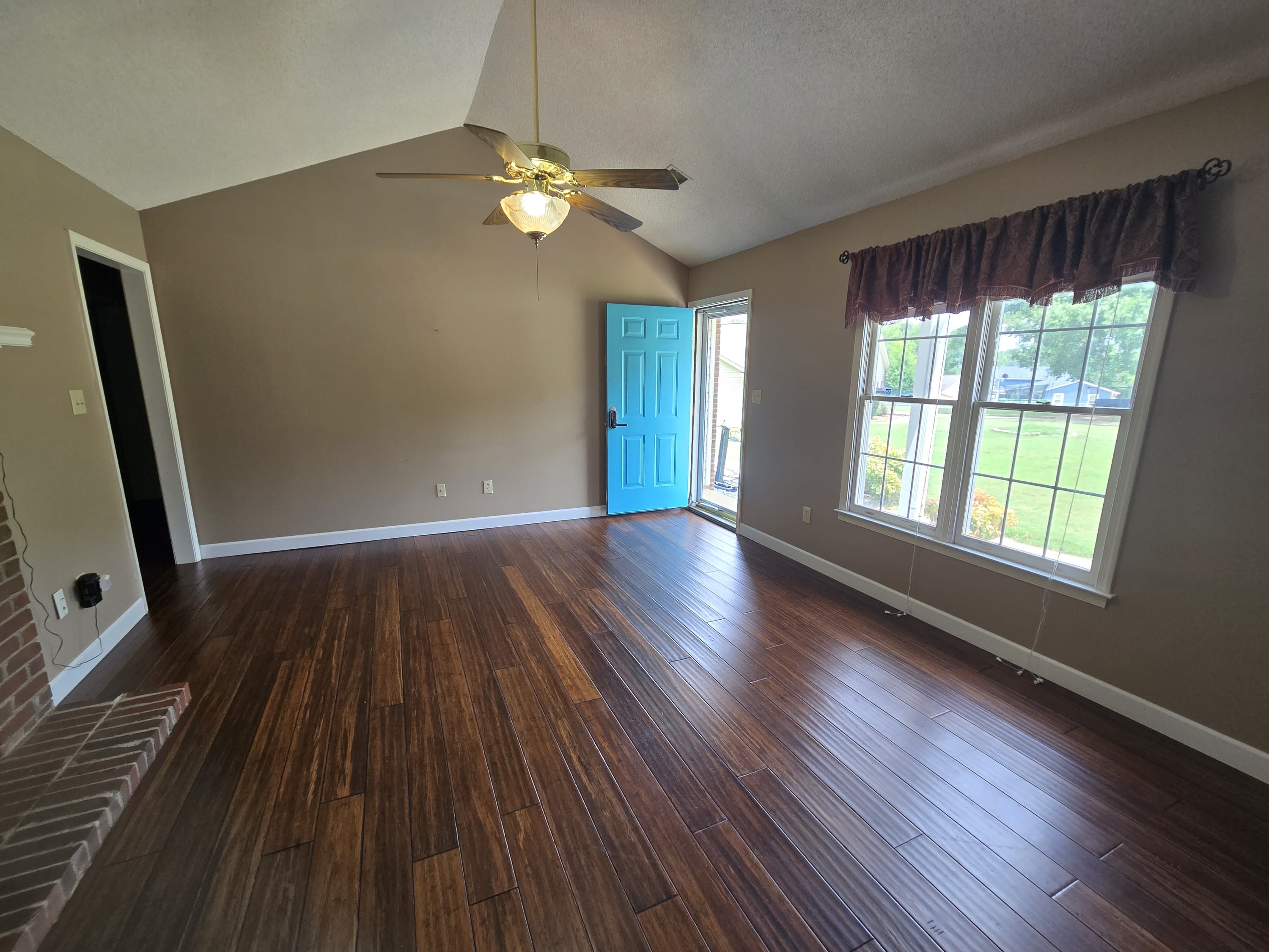 103 Thames Court – photo 4