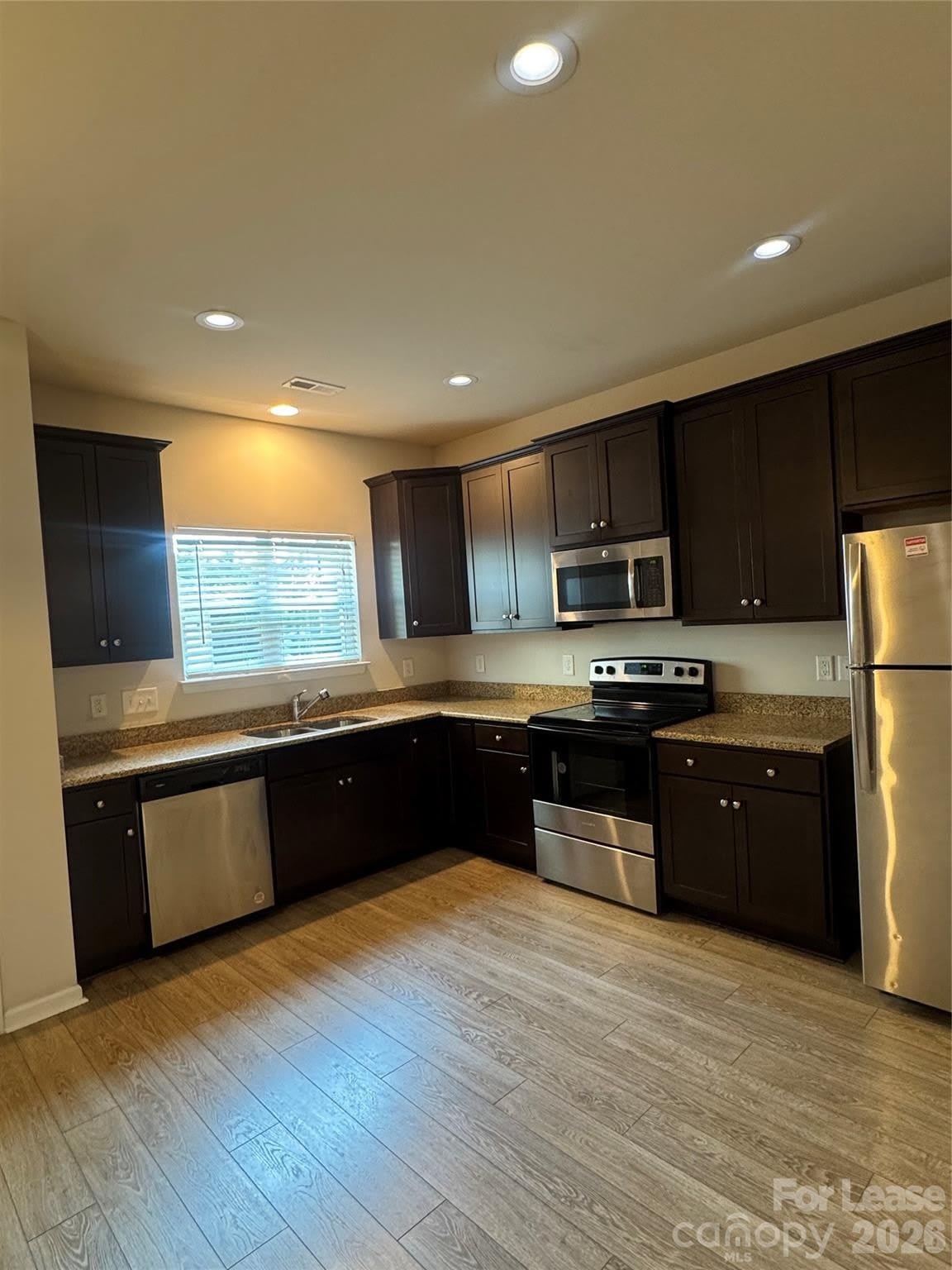 7118 McLothian Lane – photo 3