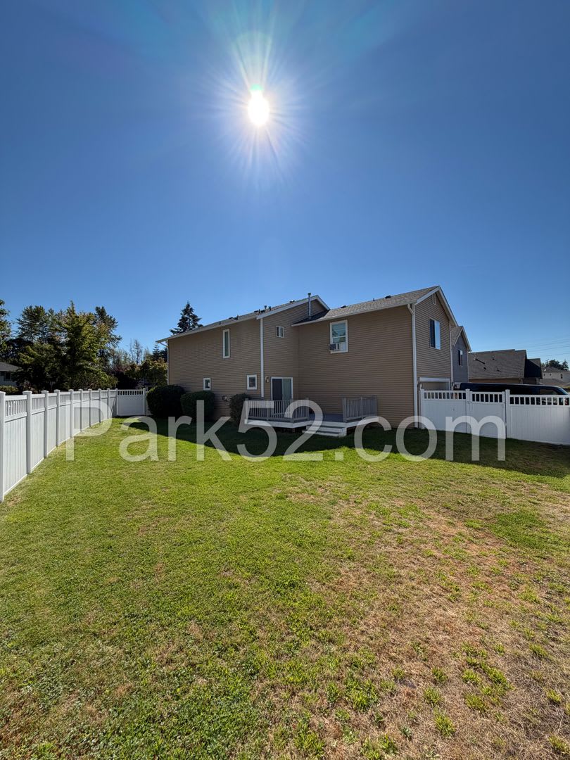 5 Bedroom Single Family Home in DuPont with Large Fenced Backyard – photo 3