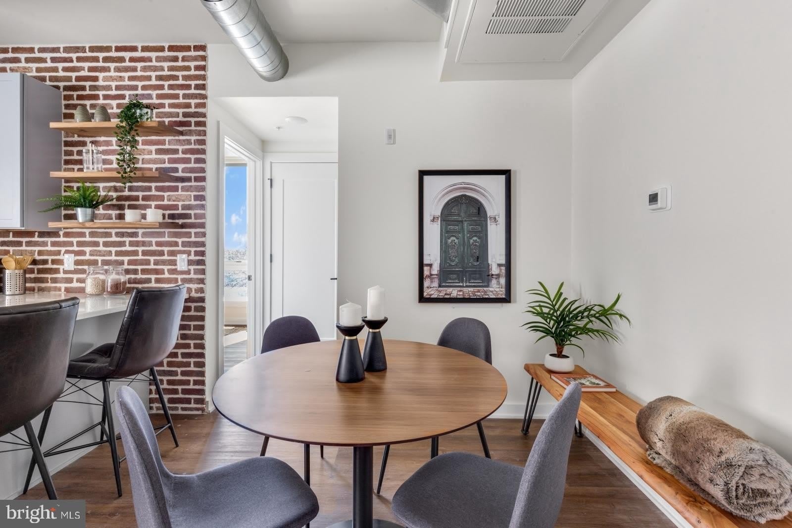 2401 FRANKFORD Avenue – photo 3