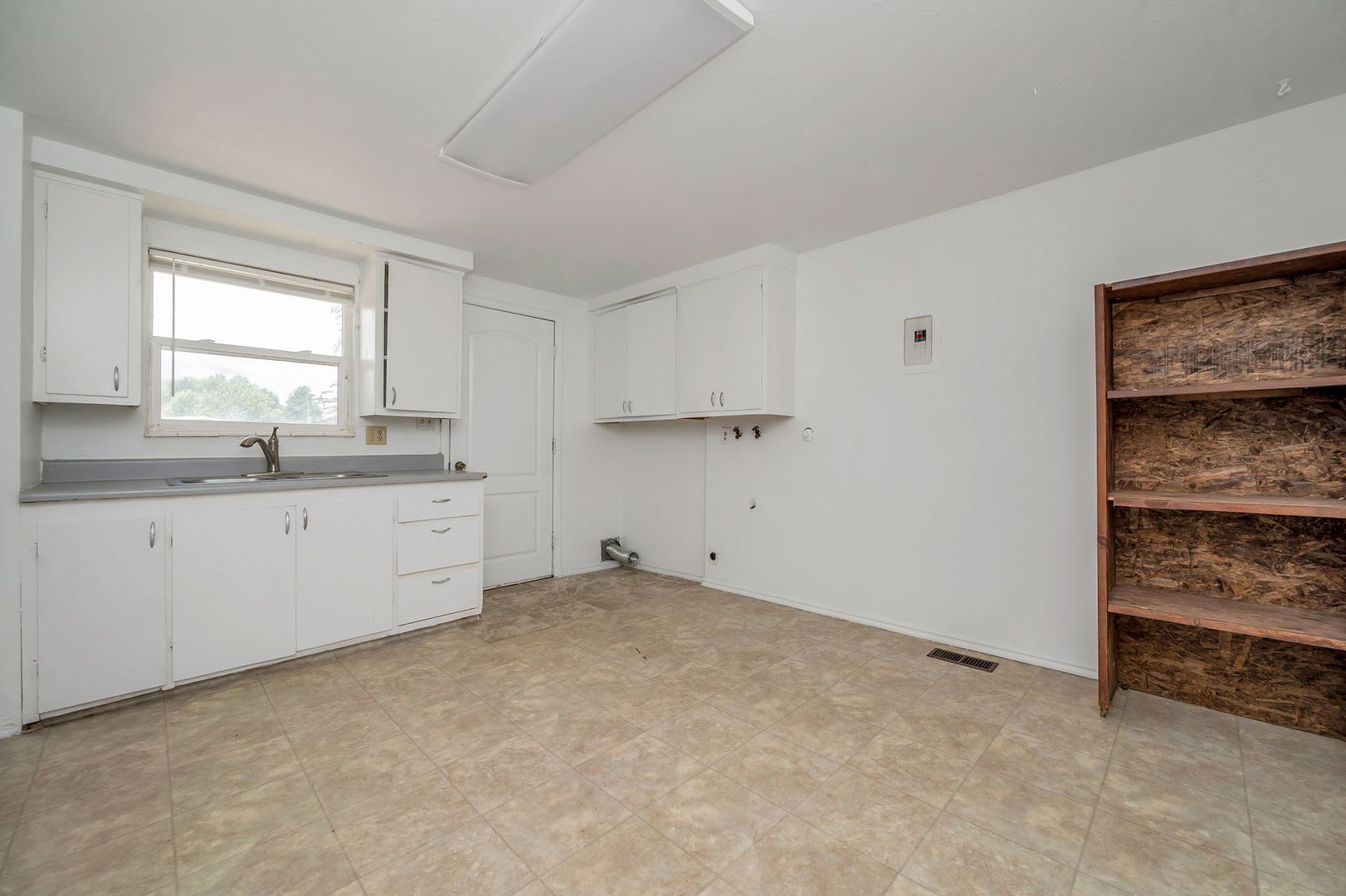 West Jordan Duplex w carport AVAILABLE NOW!! – photo 5