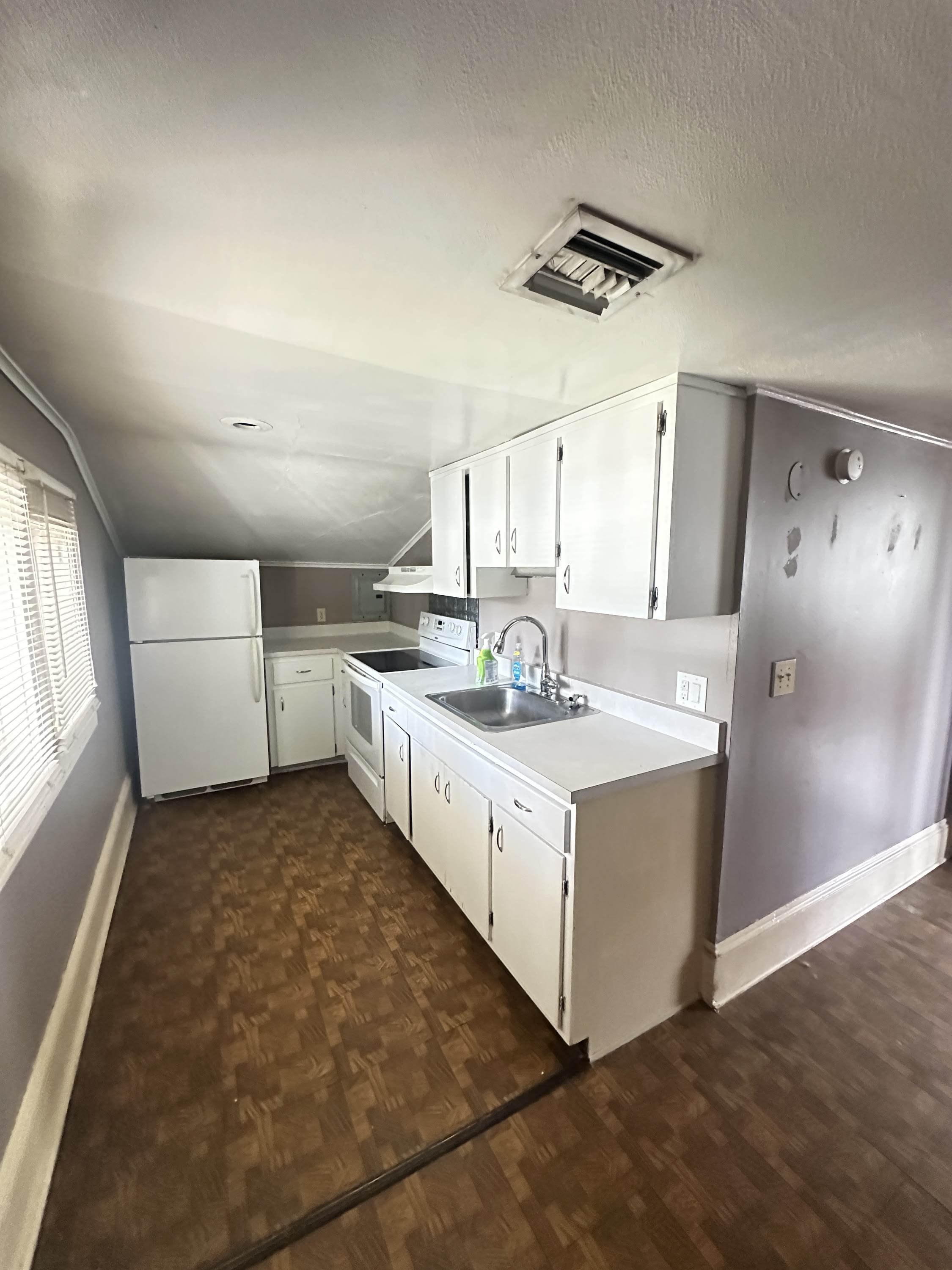 1411 B Central Blvd – photo 3