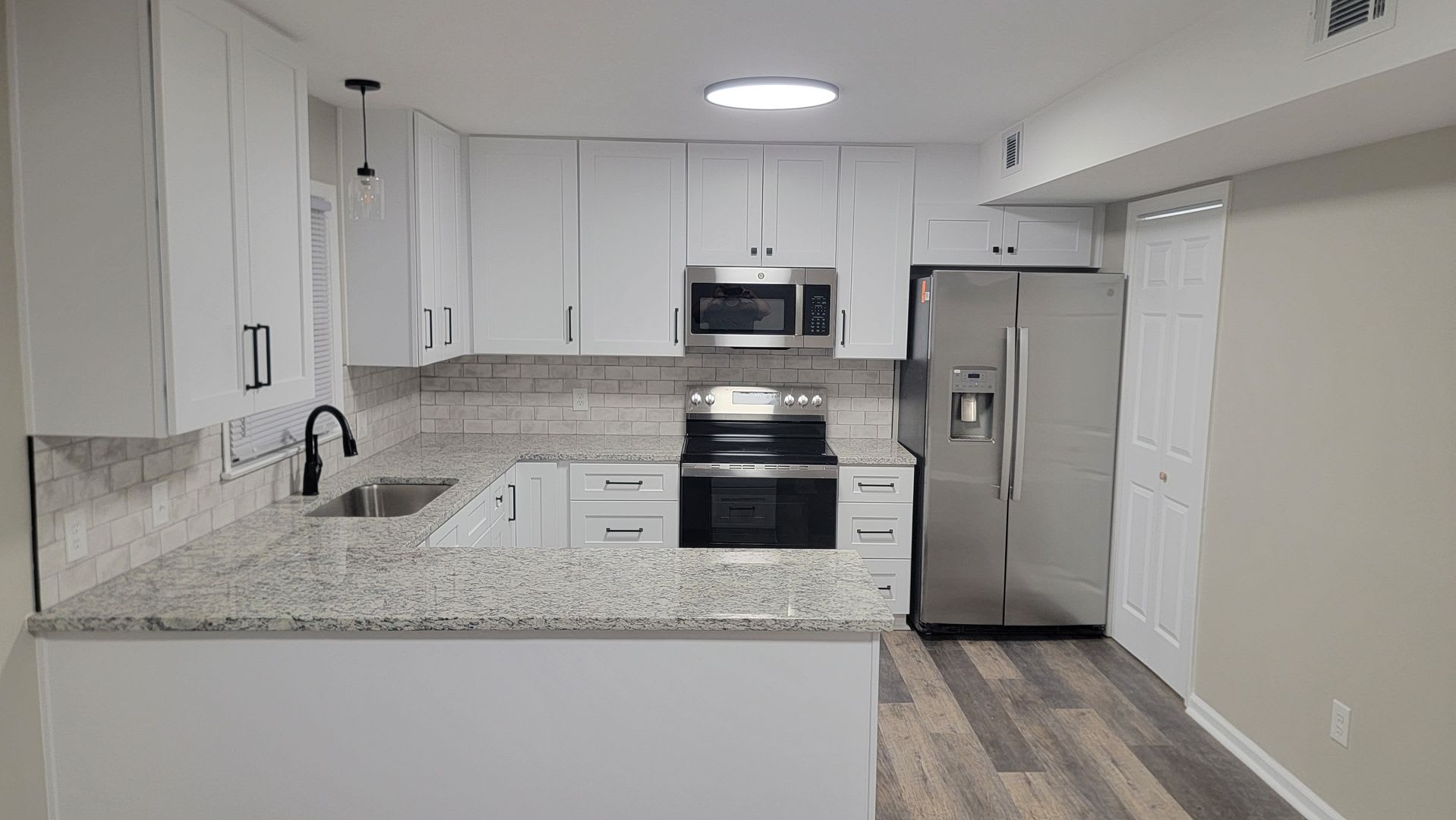 Beautifully Renovated North Raleigh Home – Prime Location! – photo 4