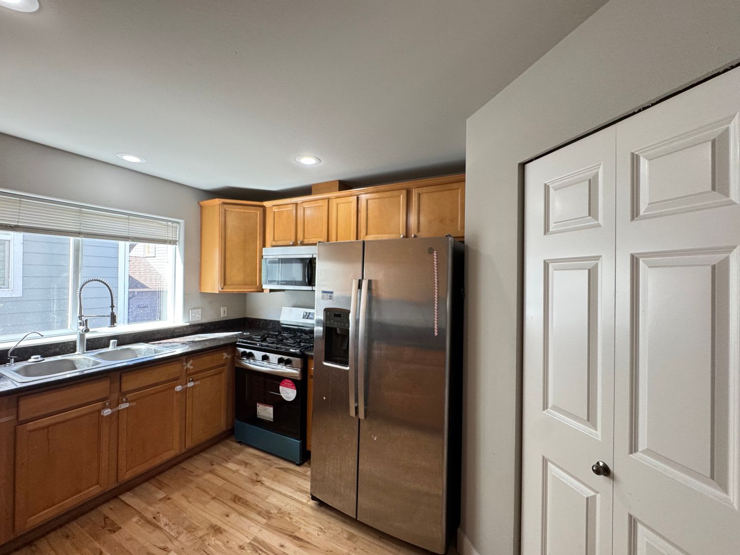 Spacious 5Br Queen Anne Townhome – photo 5