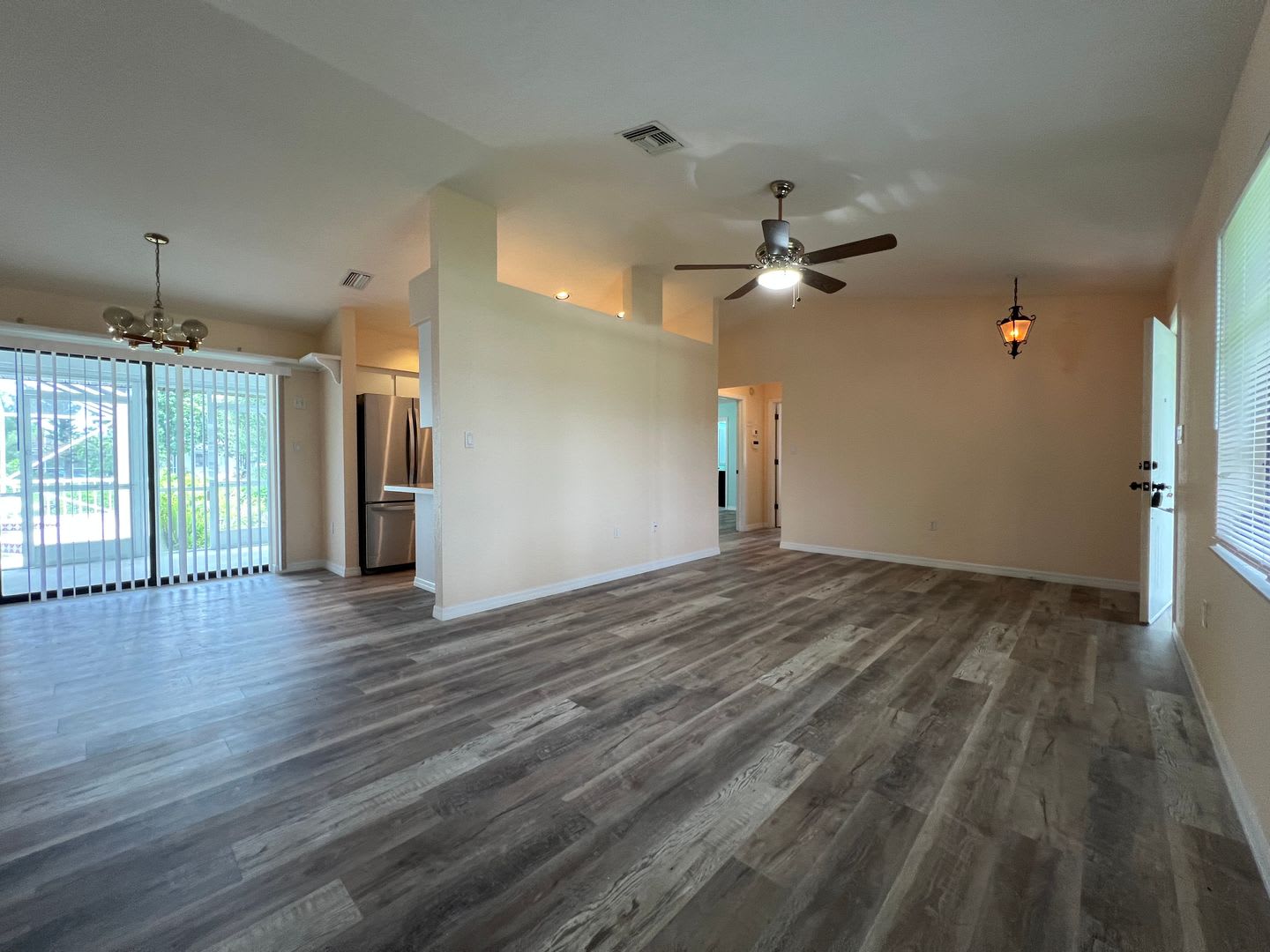 ANNUAL, UNFURNISHED * POOL * CANAL ** AVAIL 9/1/26 * 3 BEDS/2 BATHS * $2,025/month – photo 3