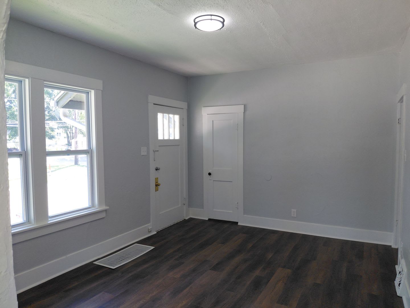 Fully Remodeled Home For Rent – photo 4
