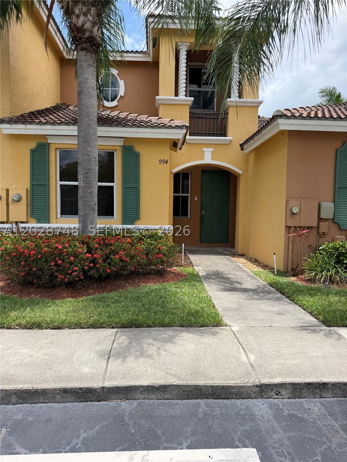 994 NE 42nd Ter – photo 1